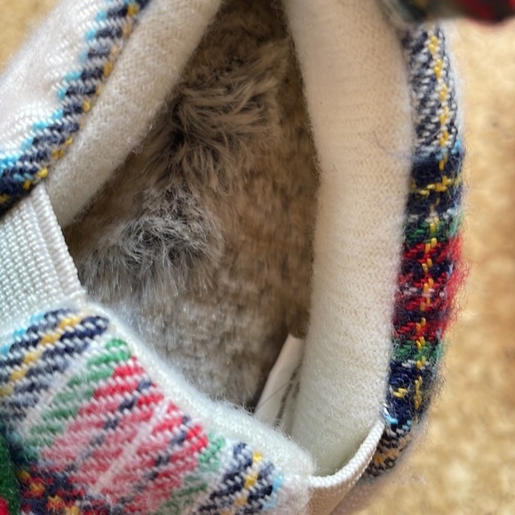 New Target Baby Elf Christmas Slippers with Fur - Picture 2 of 3